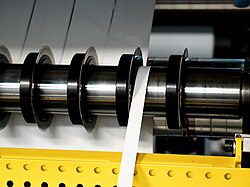 دستگاه نواربر (Roll Slitting)